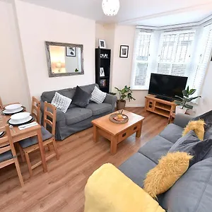 Kingsley Tower Bridge Apartment